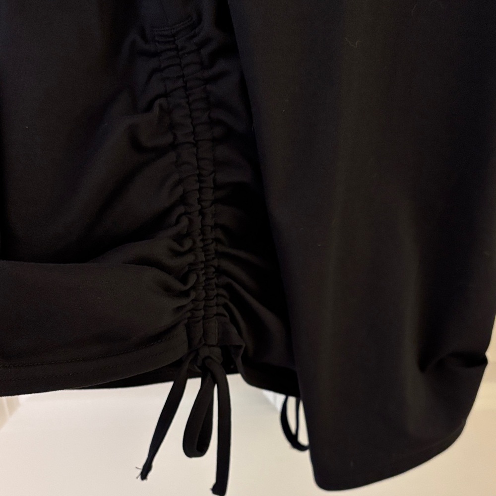 Columbia Black V-Neck Short Sleeve Top - Picture 3 of 6